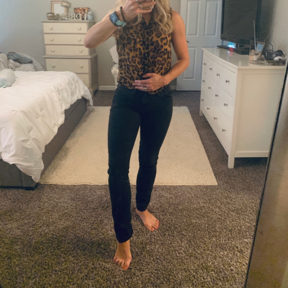 Gap size 28/ 6 regular skinny jeans